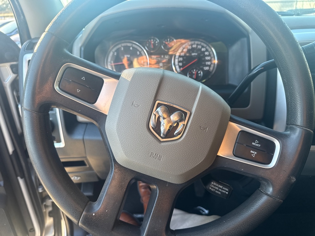 RAM 1500 2WD Quad Cab 140.5" SLT 2011