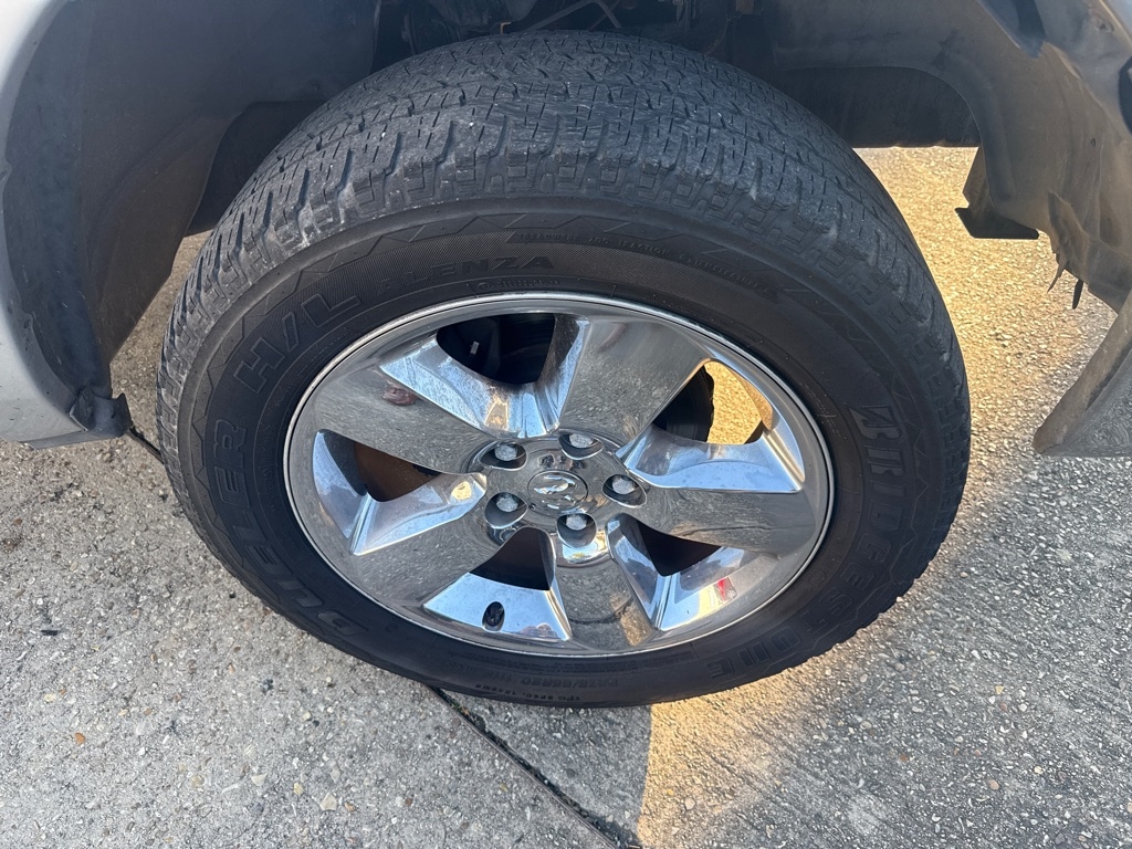 RAM 1500 2WD Quad Cab 140.5" SLT 2011