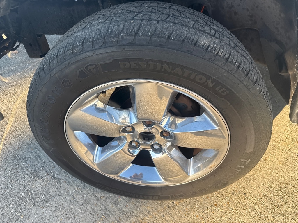 RAM 1500 2WD Quad Cab 140.5" SLT 2011