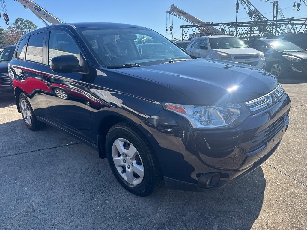 Mitsubishi Outlander 2WD 4dr ES 2014