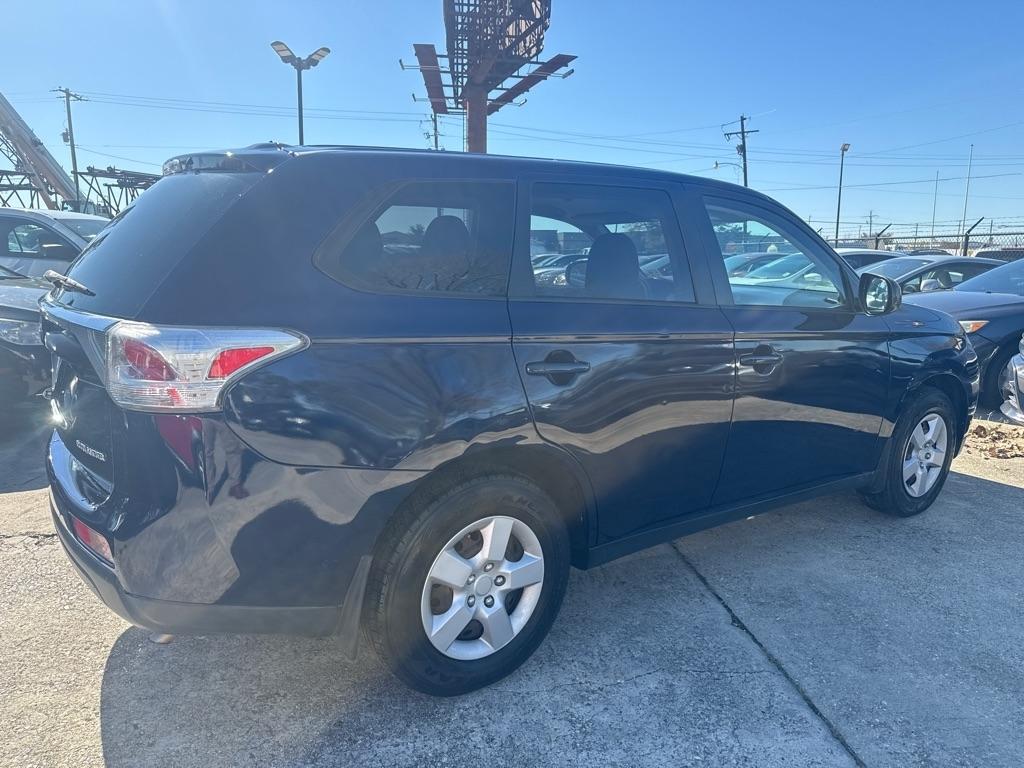 Mitsubishi Outlander 2WD 4dr ES 2014