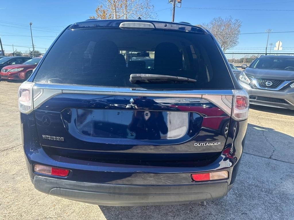 Mitsubishi Outlander 2WD 4dr ES 2014