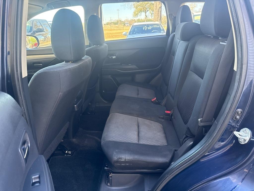 Mitsubishi Outlander 2WD 4dr ES 2014