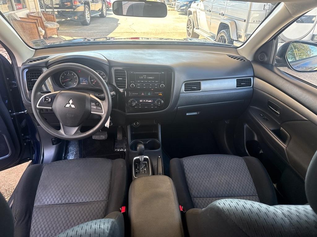 Mitsubishi Outlander 2WD 4dr ES 2014