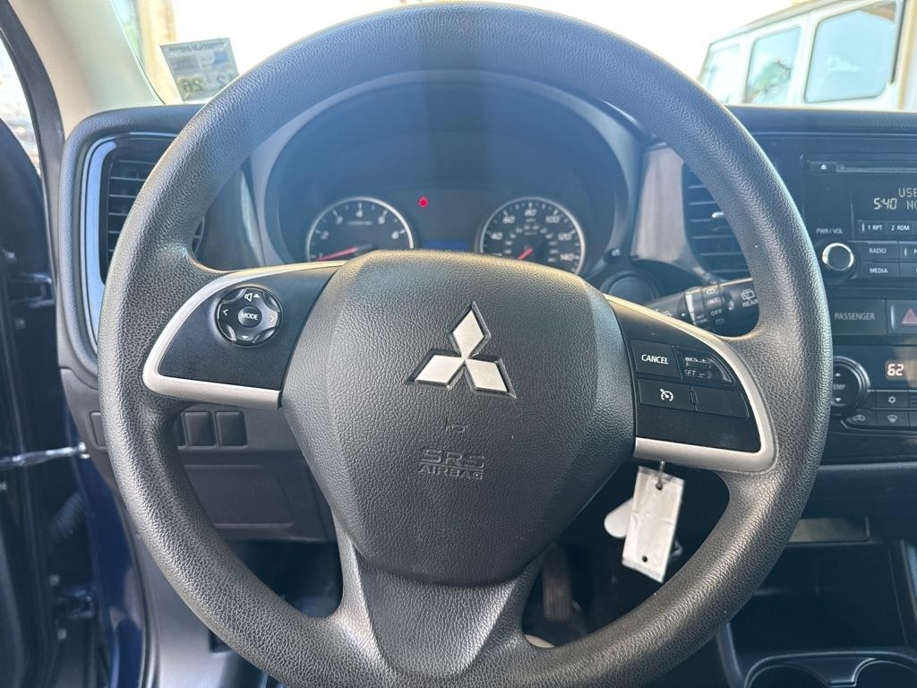 Mitsubishi Outlander 2WD 4dr ES 2014