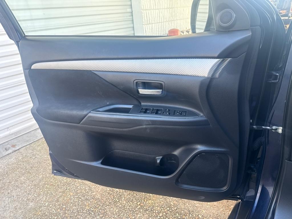 Mitsubishi Outlander 2WD 4dr ES 2014