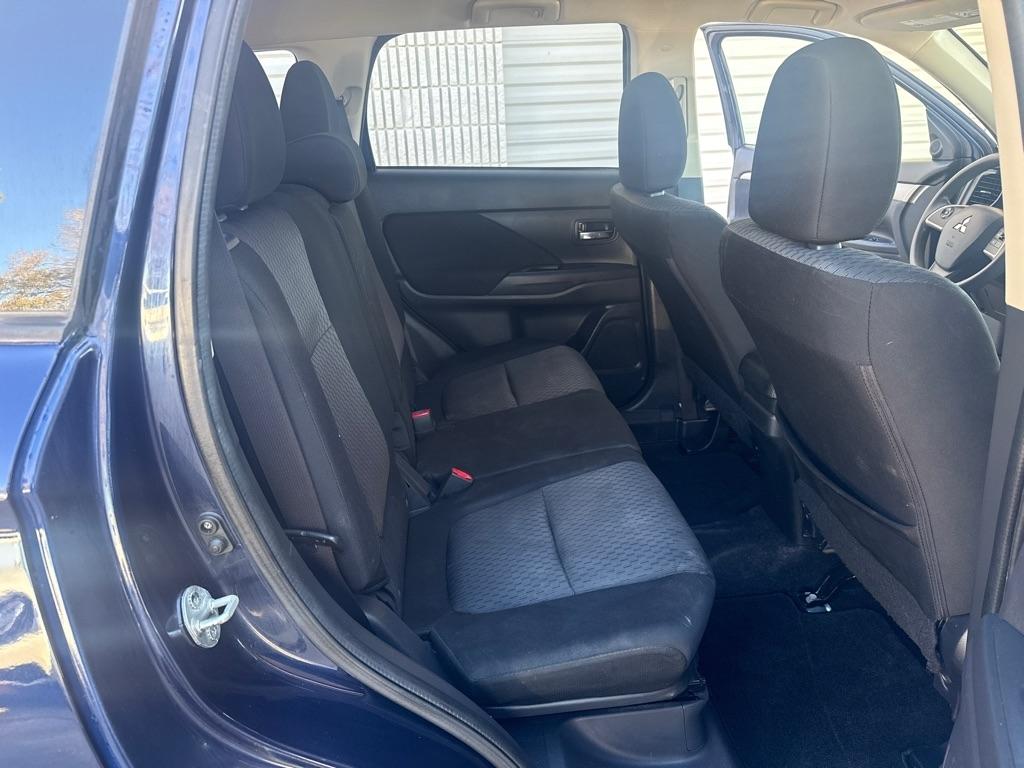 Mitsubishi Outlander 2WD 4dr ES 2014