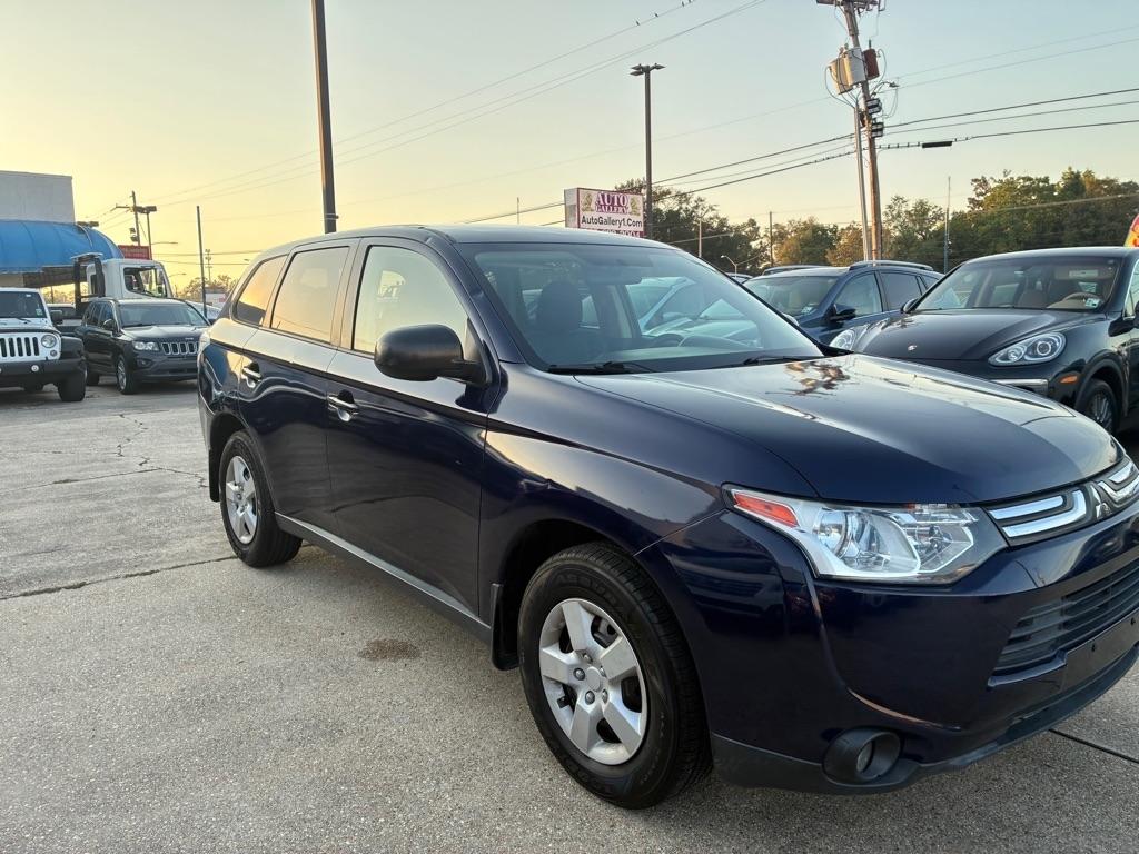 Mitsubishi Outlander 2WD 4dr ES 2014
