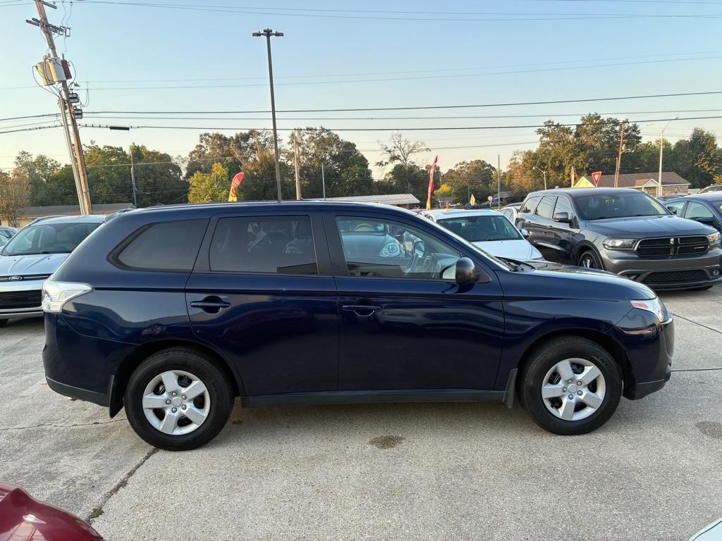 Mitsubishi Outlander 2WD 4dr ES 2014
