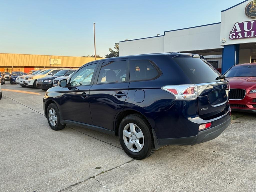 Mitsubishi Outlander 2WD 4dr ES 2014