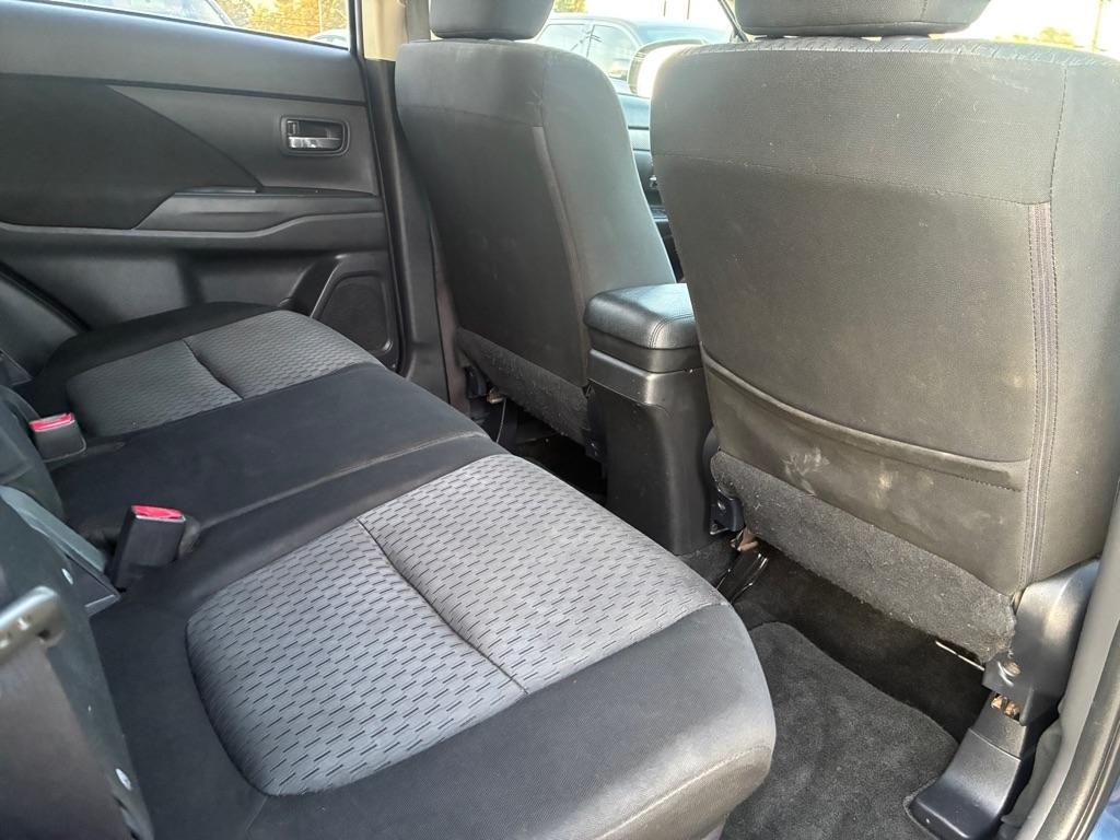 Mitsubishi Outlander 2WD 4dr ES 2014