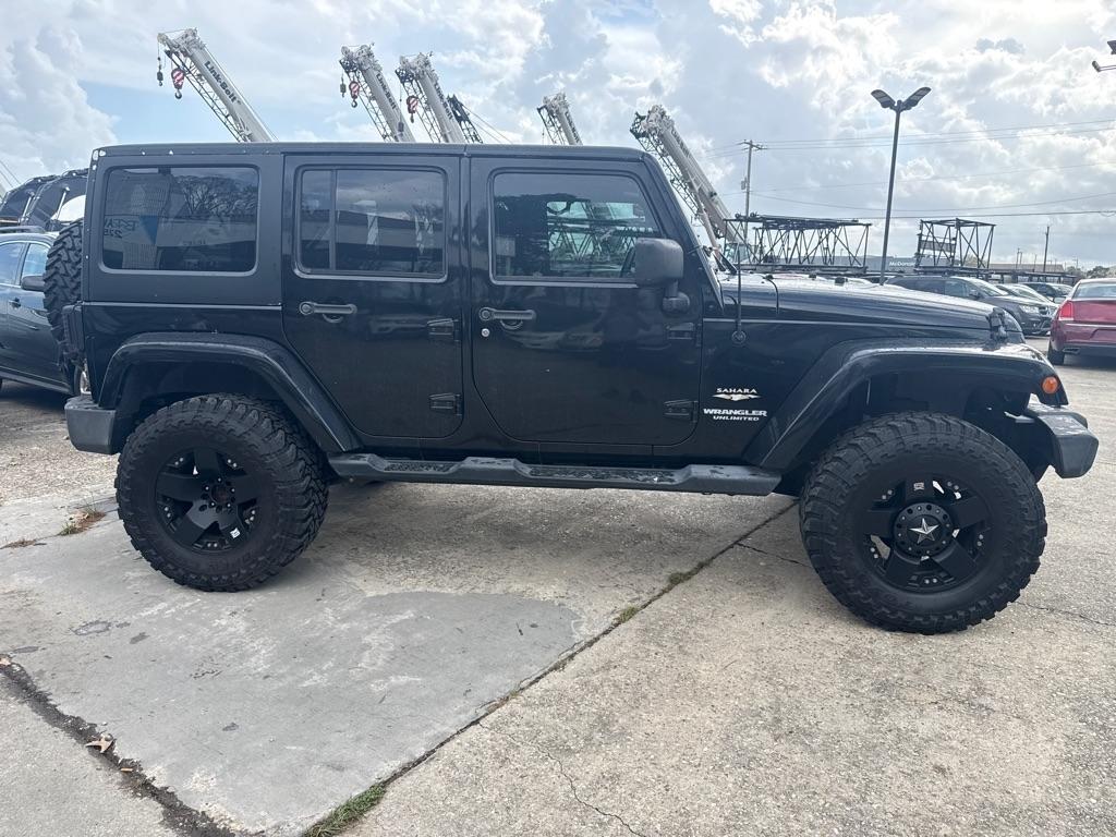 Jeep Wrangler Unlimited 4WD 4dr Sahara 2013
