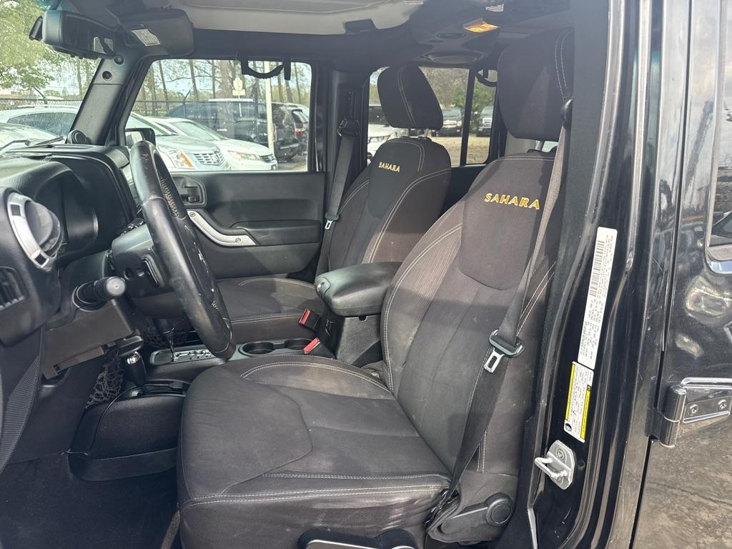 Jeep Wrangler Unlimited 4WD 4dr Sahara 2013