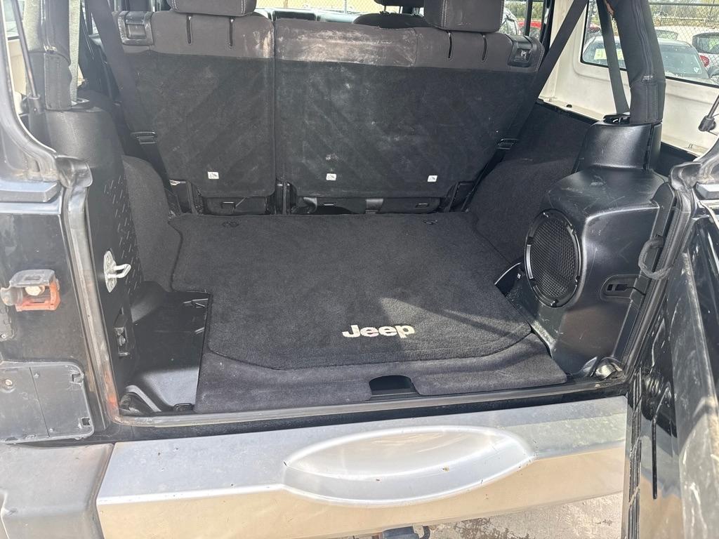 Jeep Wrangler Unlimited 4WD 4dr Sahara 2013