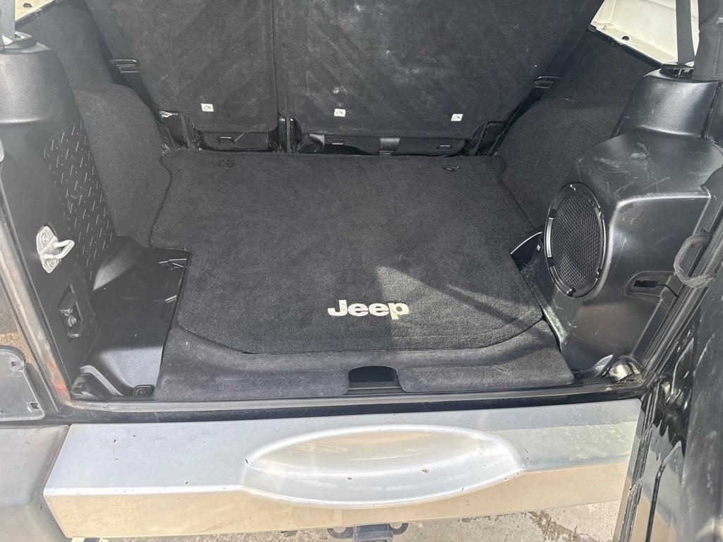 Jeep Wrangler Unlimited 4WD 4dr Sahara 2013