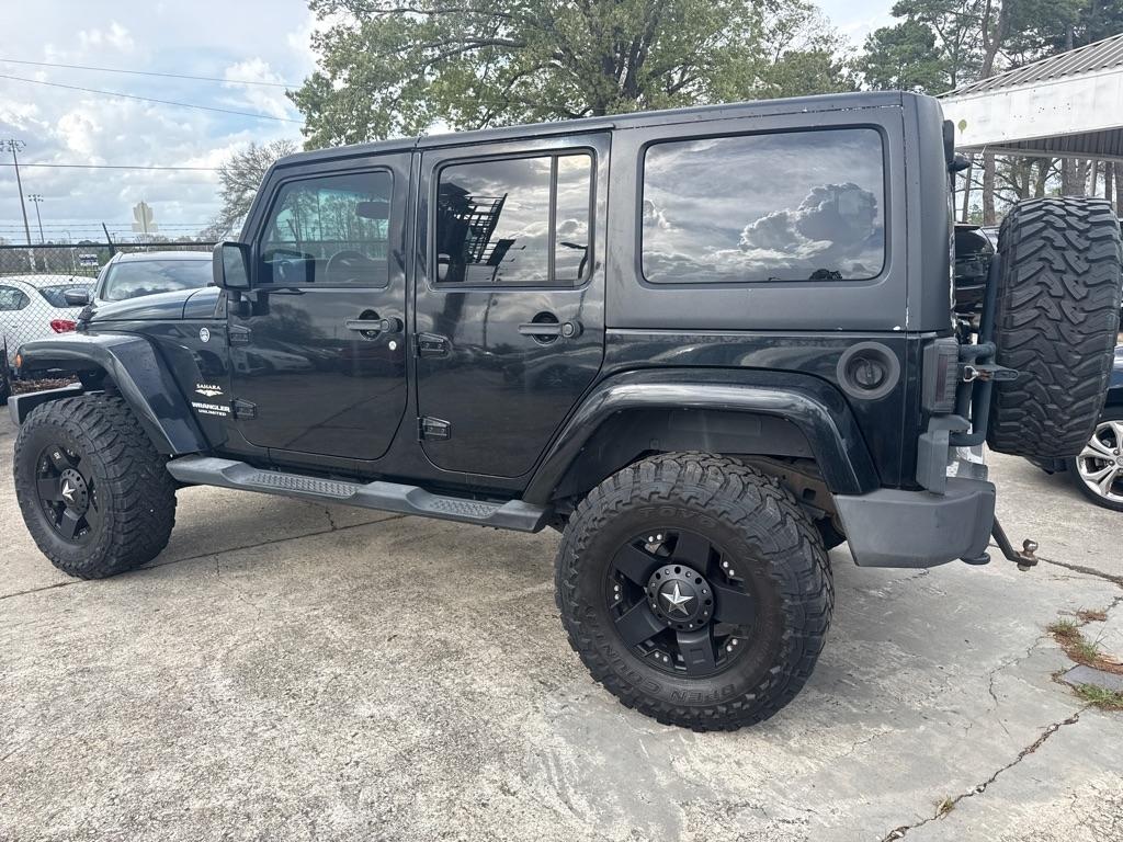 Jeep Wrangler Unlimited 4WD 4dr Sahara 2013