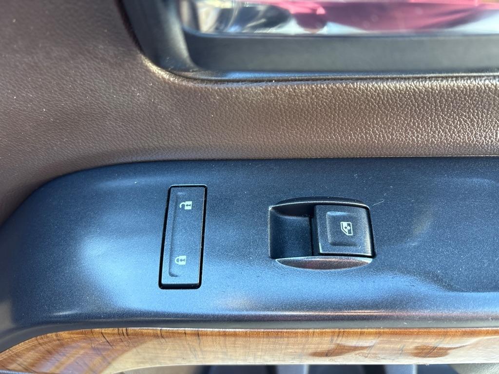 GMC Sierra 1500 4WD Crew Cab 143.5" SLT 2014