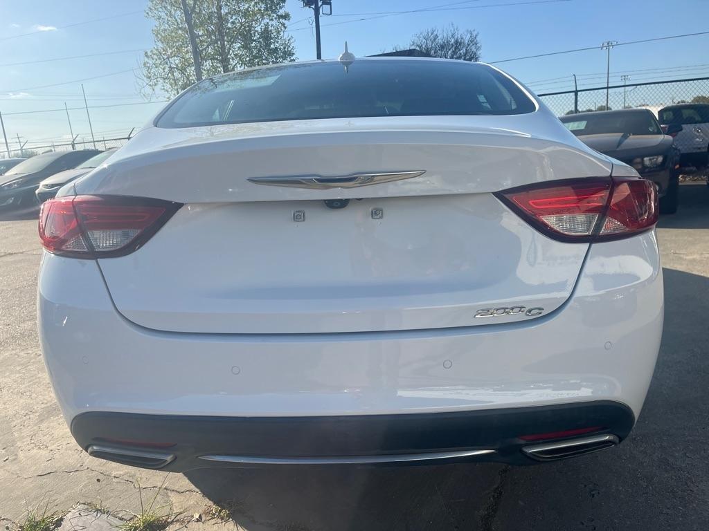 Chrysler 200 4dr Sdn C FWD 2015