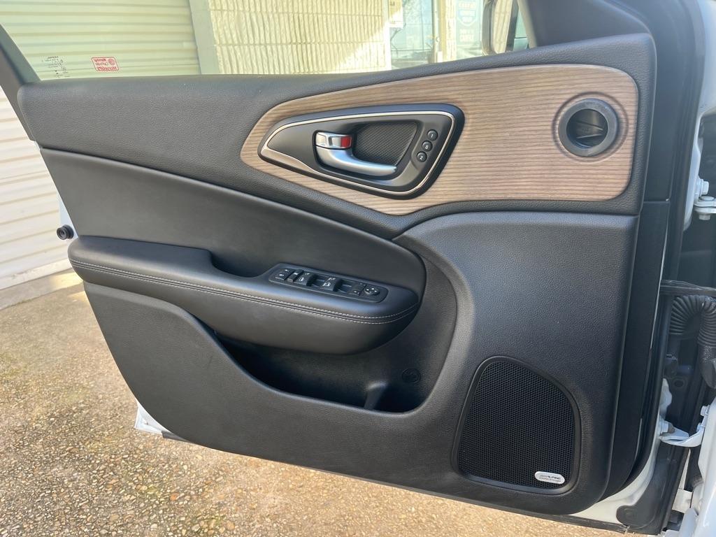 Chrysler 200 4dr Sdn C FWD 2015