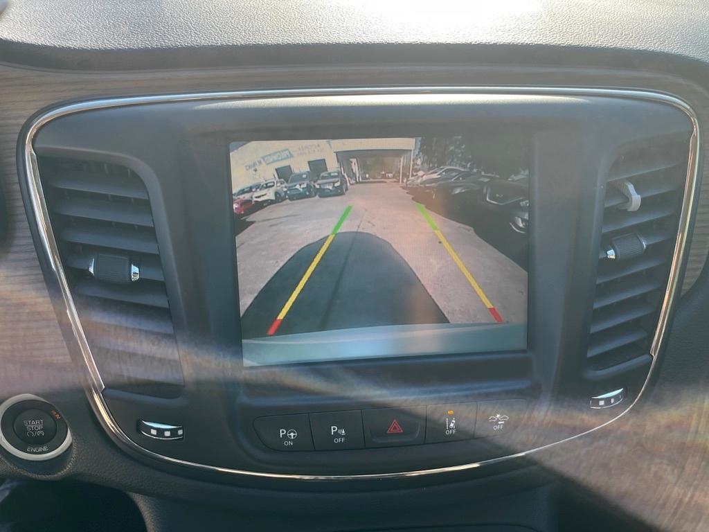 Chrysler 200 4dr Sdn C FWD 2015