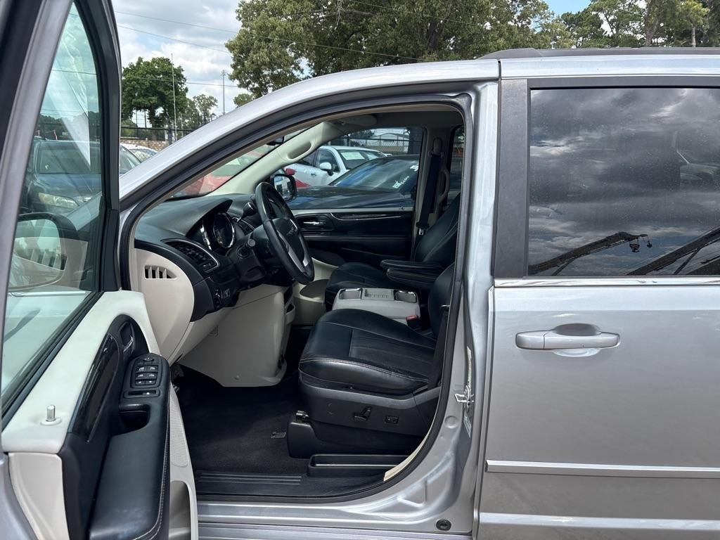 Chrysler Town & Country 4dr Wgn LX 2015