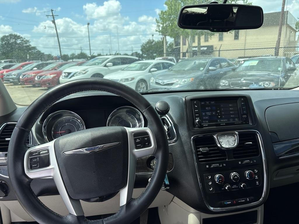 Chrysler Town & Country 4dr Wgn LX 2015