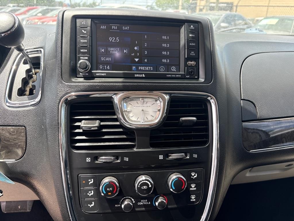 Chrysler Town & Country 4dr Wgn LX 2015