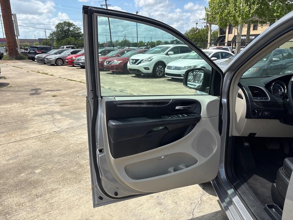 Chrysler Town & Country 4dr Wgn LX 2015