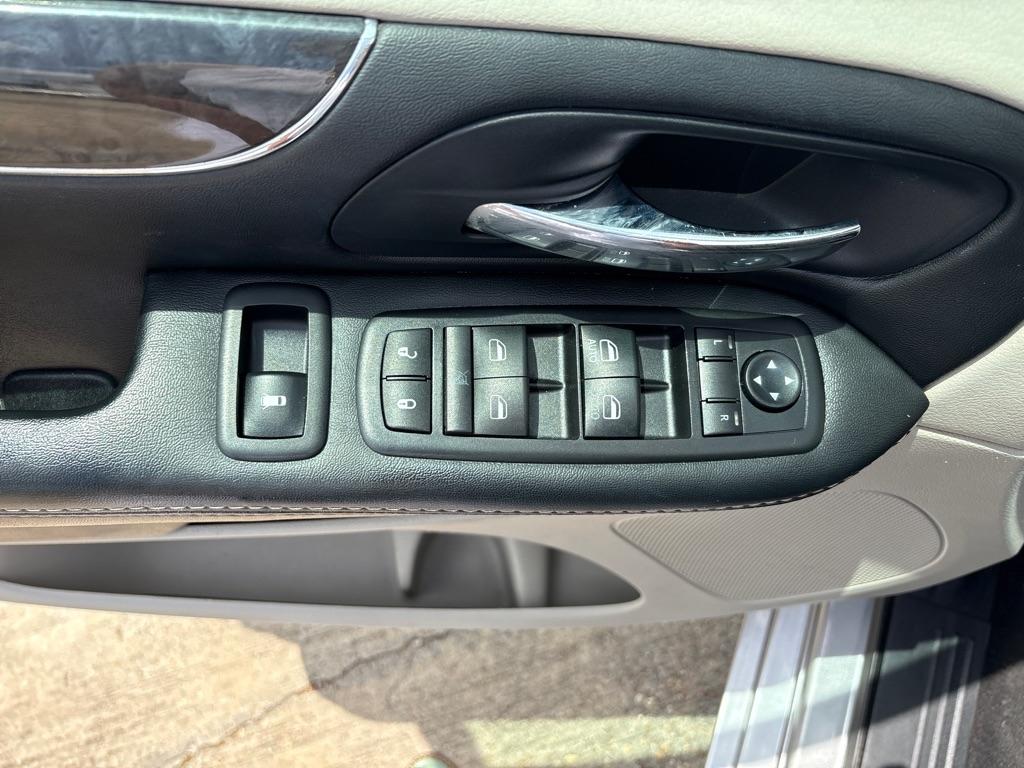 Chrysler Town & Country 4dr Wgn LX 2015