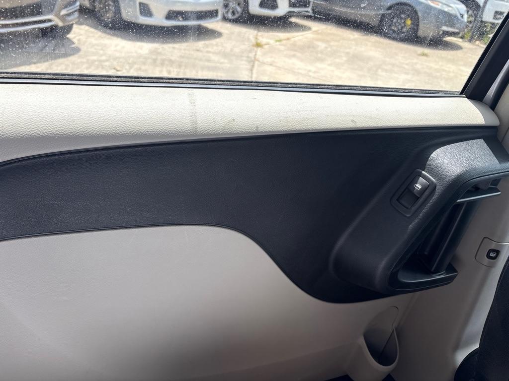 Chrysler Town & Country 4dr Wgn LX 2015