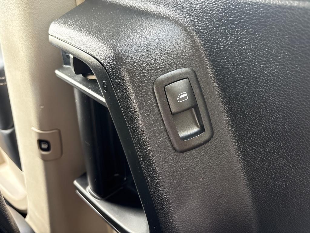 Chrysler Town & Country 4dr Wgn LX 2015