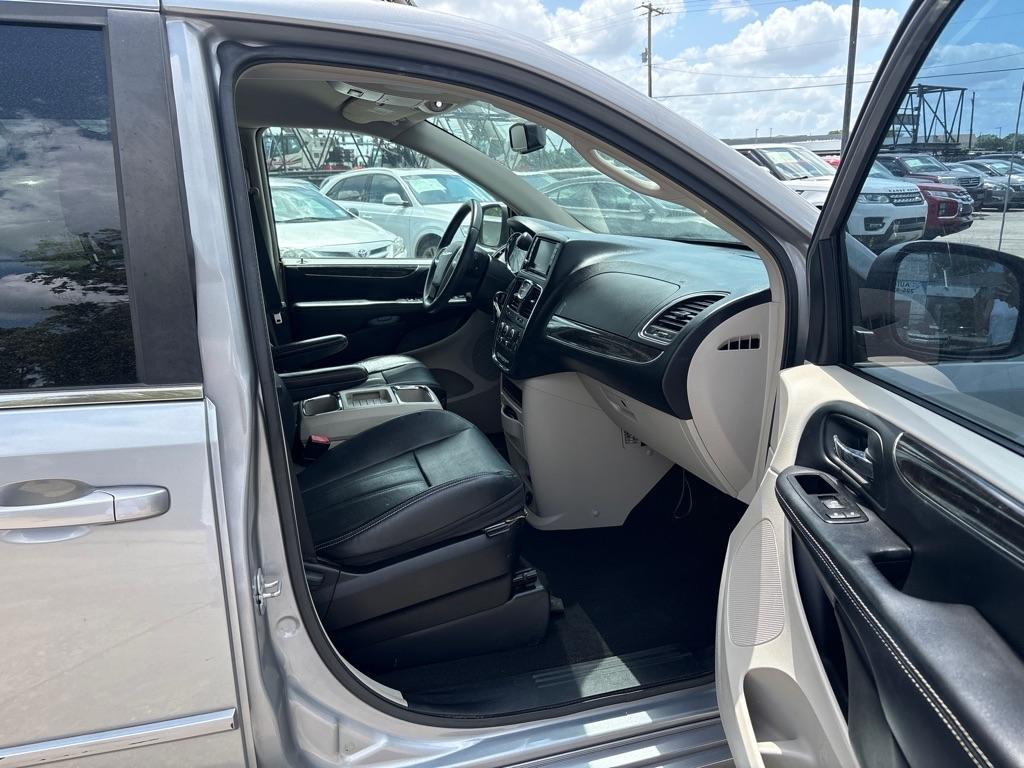 Chrysler Town & Country 4dr Wgn LX 2015