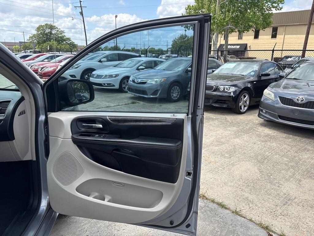 Chrysler Town & Country 4dr Wgn LX 2015