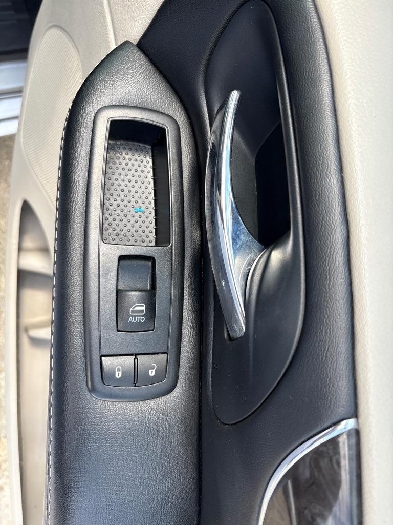 Chrysler Town & Country 4dr Wgn LX 2015