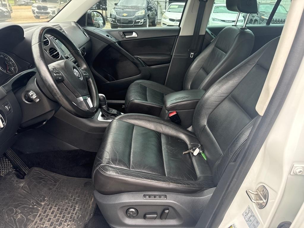 Volkswagen Tiguan 2.0T Sport FWD 2017