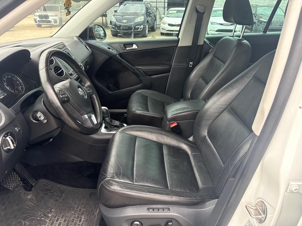 Volkswagen Tiguan 2.0T Sport FWD 2017