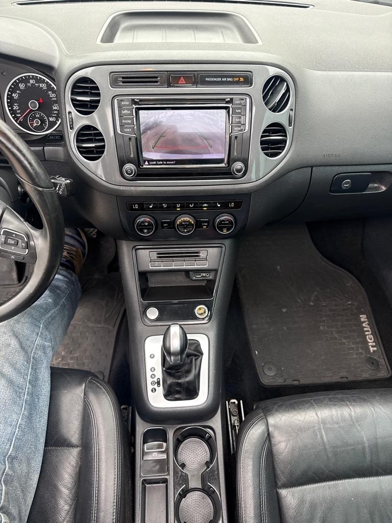 Volkswagen Tiguan 2.0T Sport FWD 2017