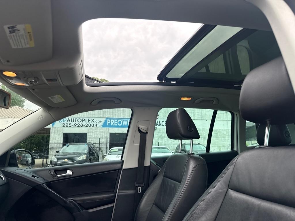 Volkswagen Tiguan 2.0T Sport FWD 2017