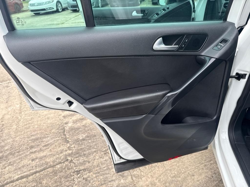 Volkswagen Tiguan 2.0T Sport FWD 2017