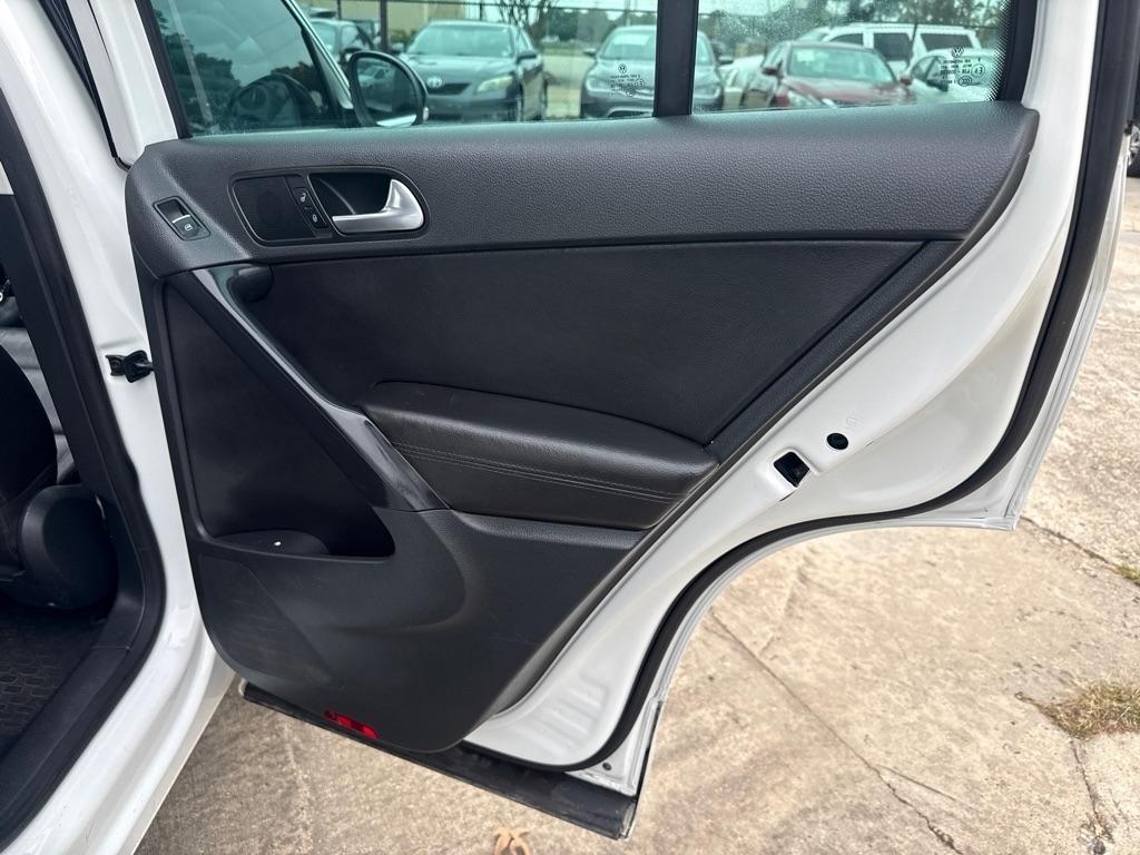 Volkswagen Tiguan 2.0T Sport FWD 2017