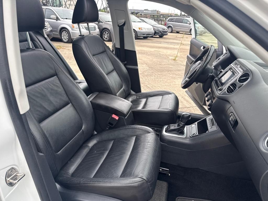 Volkswagen Tiguan 2.0T Sport FWD 2017