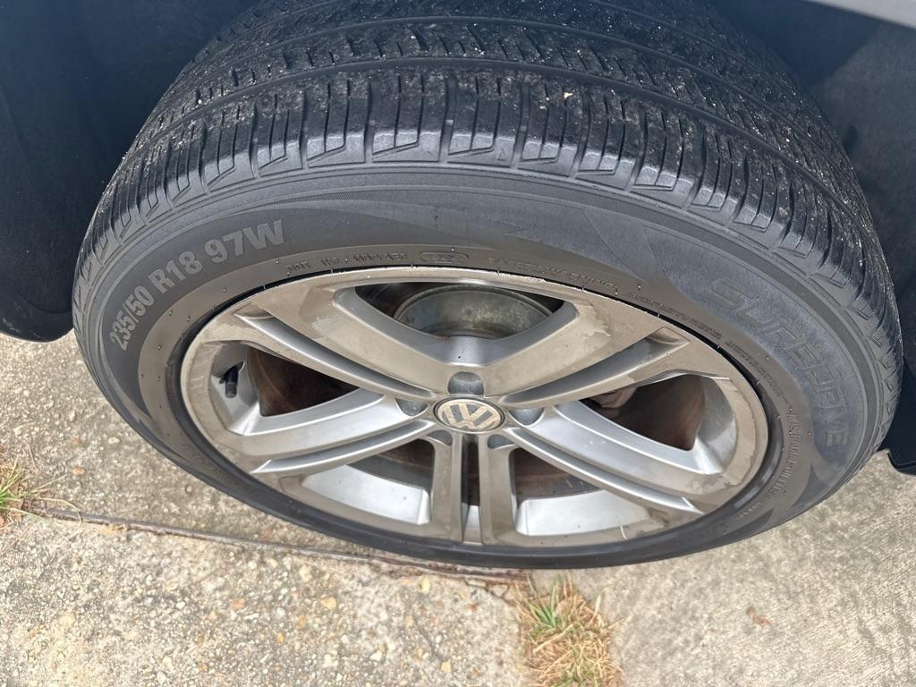 Volkswagen Tiguan 2.0T Sport FWD 2017