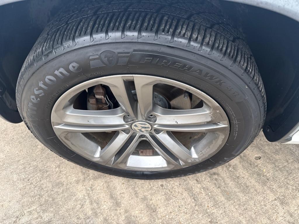 Volkswagen Tiguan 2.0T Sport FWD 2017