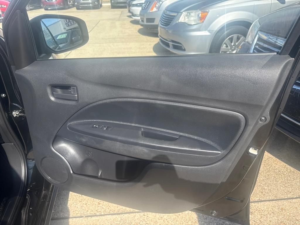 Mitsubishi Mirage ES CVT 2021