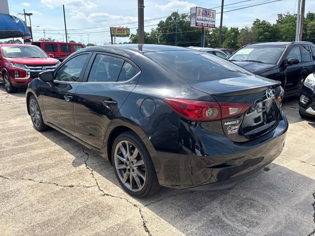 Mazda Mazda3 4-Door Touring Auto 2018
