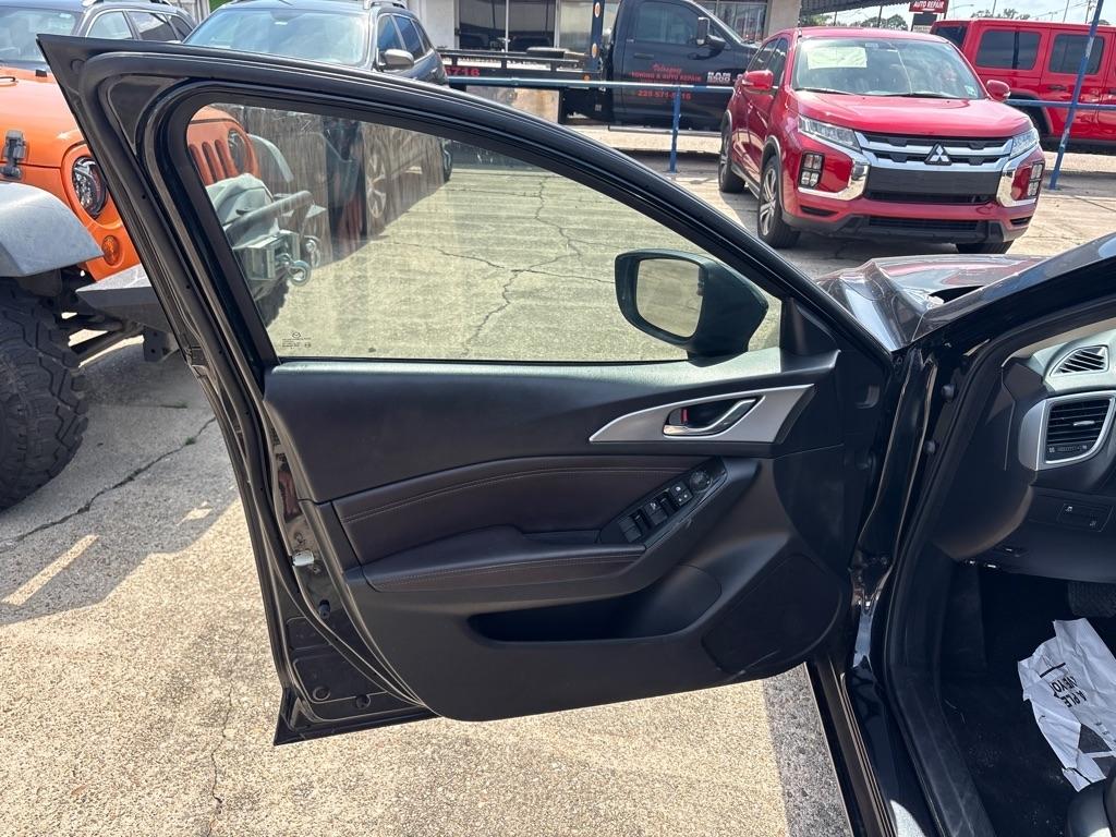 Mazda Mazda3 4-Door Touring Auto 2018