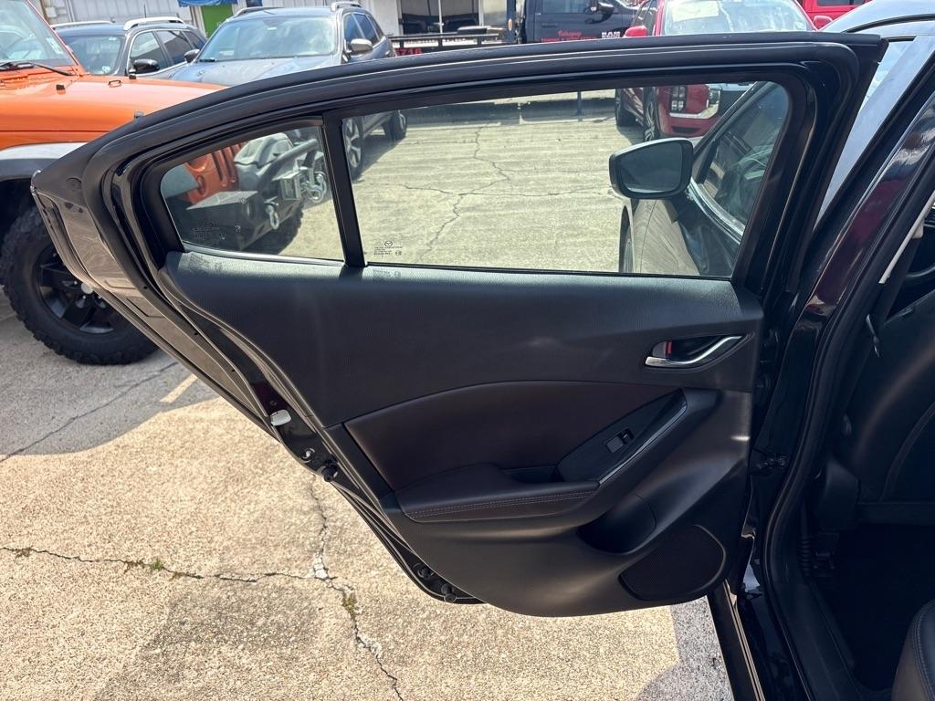 Mazda Mazda3 4-Door Touring Auto 2018