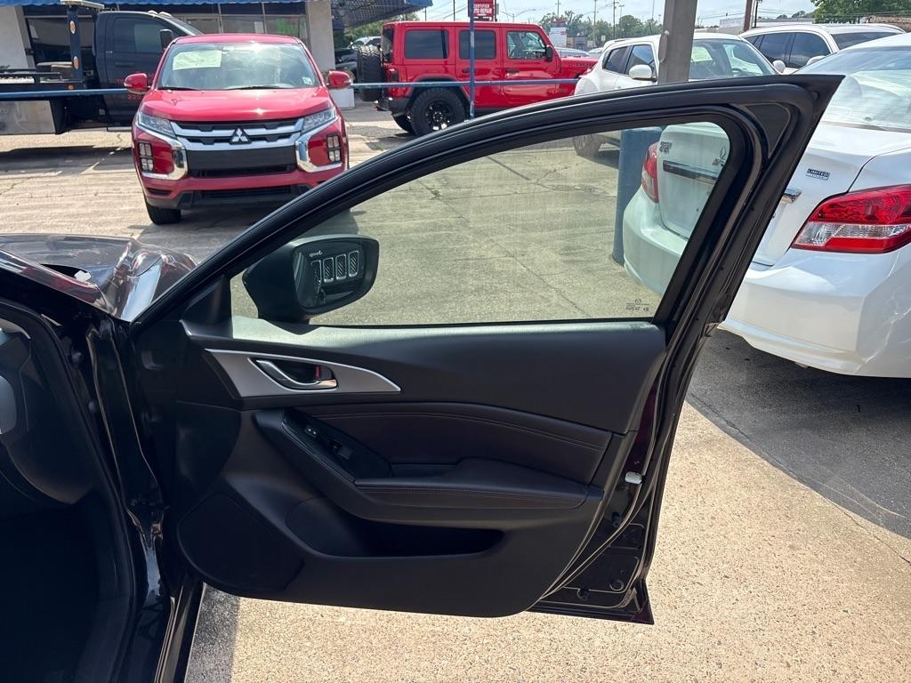 Mazda Mazda3 4-Door Touring Auto 2018