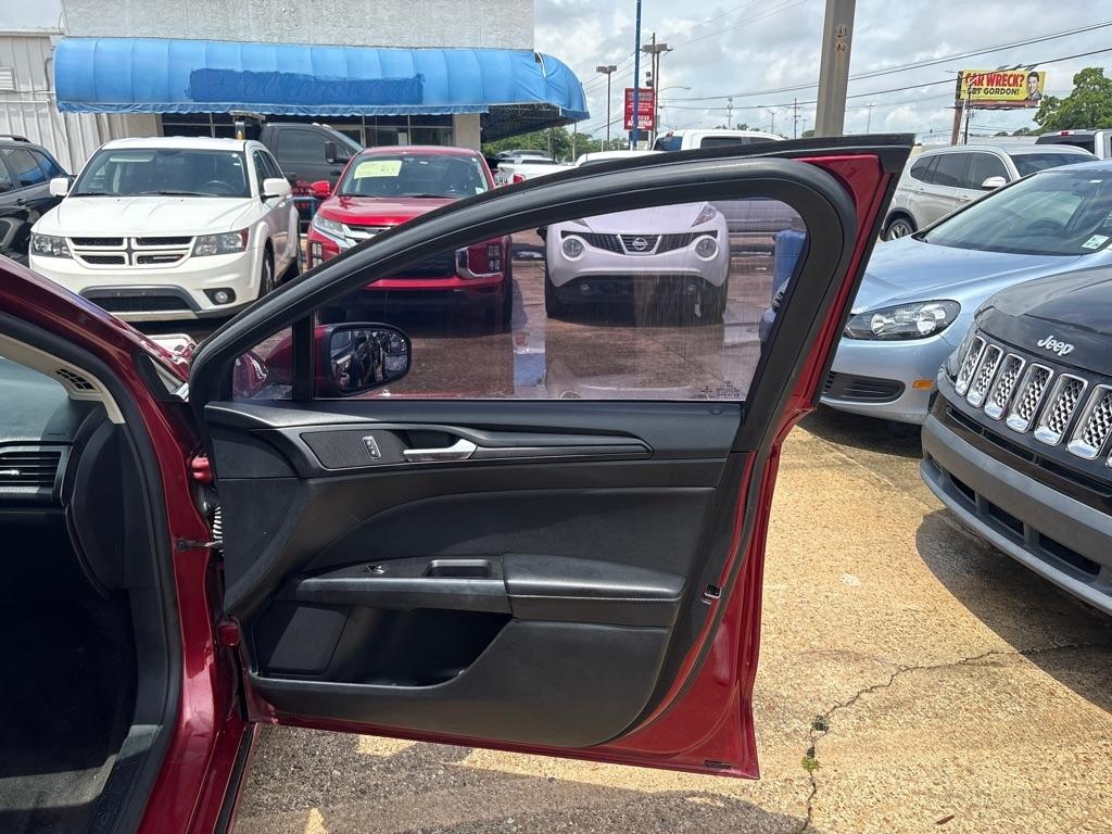 Ford Fusion SE FWD 2018