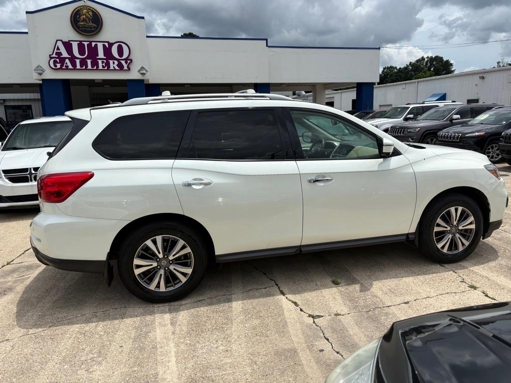 Nissan Pathfinder FWD SL 2017